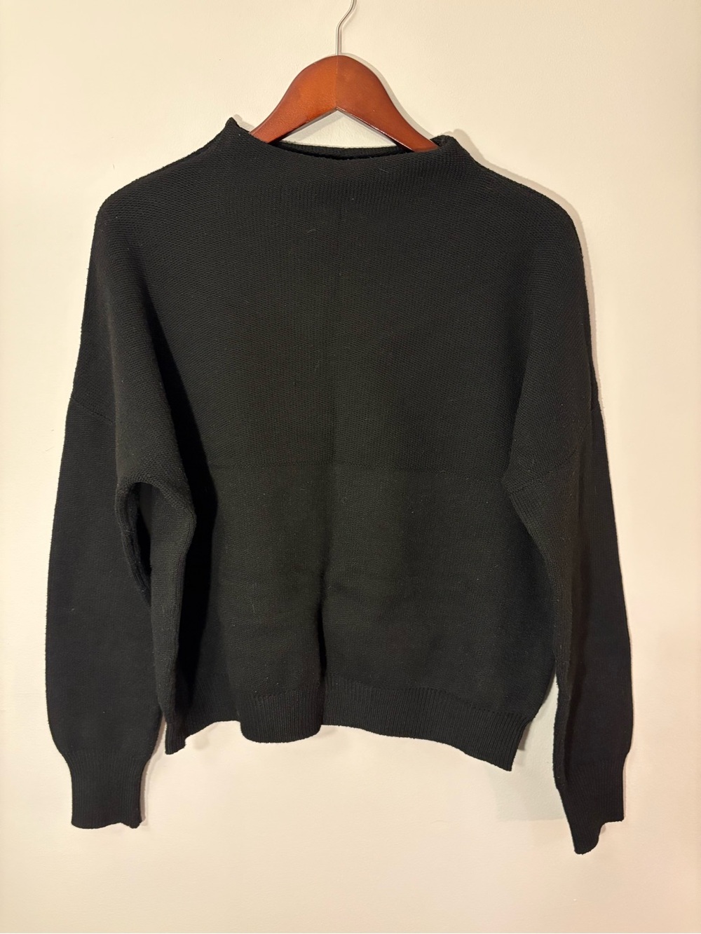 Lulus Black Textured Mockneck Sweater — Size M 🖤